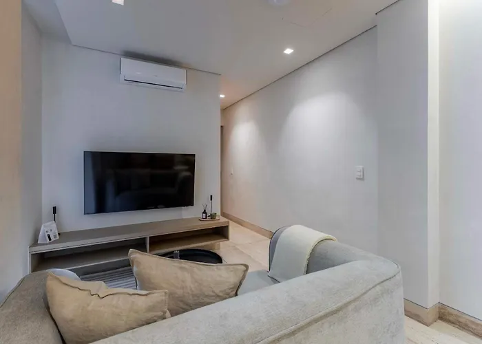 Capitalia Casa Calderon 1br Leafy Vibes W Patio *